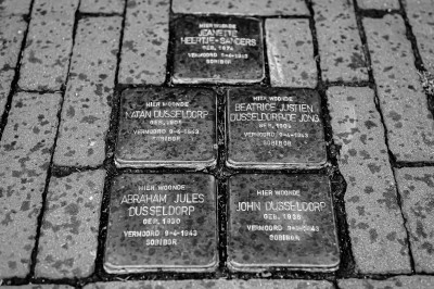 4 De Stolpersteine voor Grotestraat 20